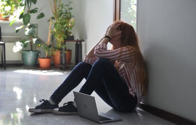 Психологи выяснили, что соцсети усиливают чувство одиночества