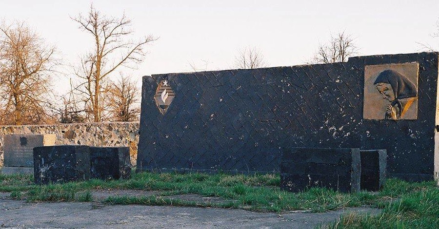 В Одесской области разрушен памятник жертвам Холокоста
