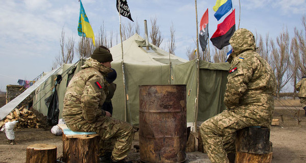 Что говорили о блокаде Донбасса первые лица Украины еще месяц назад