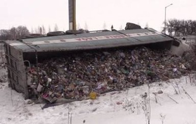 МВД открыло 11 уголовных дел по вывозу мусора из Львова