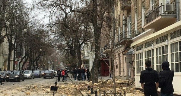 В Одессе обрушилась стена здания