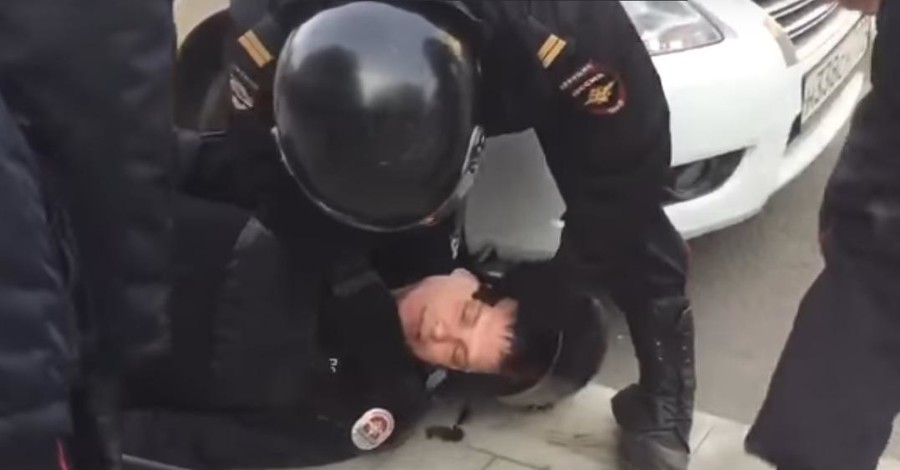 Во время разгона митинга в Москве пострадал полицейский