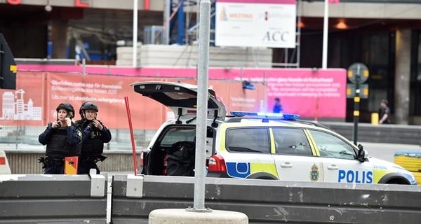 Теракт в Швеции: Порошенко и Гройсман выразили соболезнования