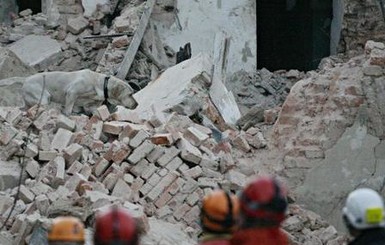 В Польше рухнул жилой дом, под завалами находятся более десяти человек