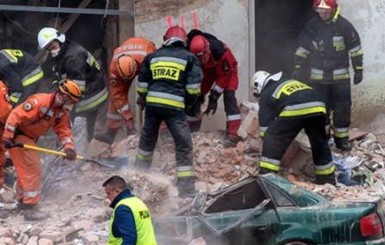 Под завалами в Польше нашли четырех погибших