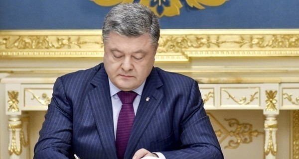 Несоответствие в декларациях Порошенко на 77 миллионов гривен объяснили ошибкой