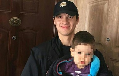 В Харькове двухлетний мальчик чуть не сгорел, закрыв бабушку на балконе