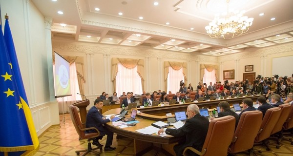Министры поспорили, кто важнее для Украины - Каденюк или Королев