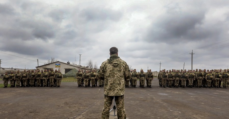 Как Порошенко съездил в Луганскую область