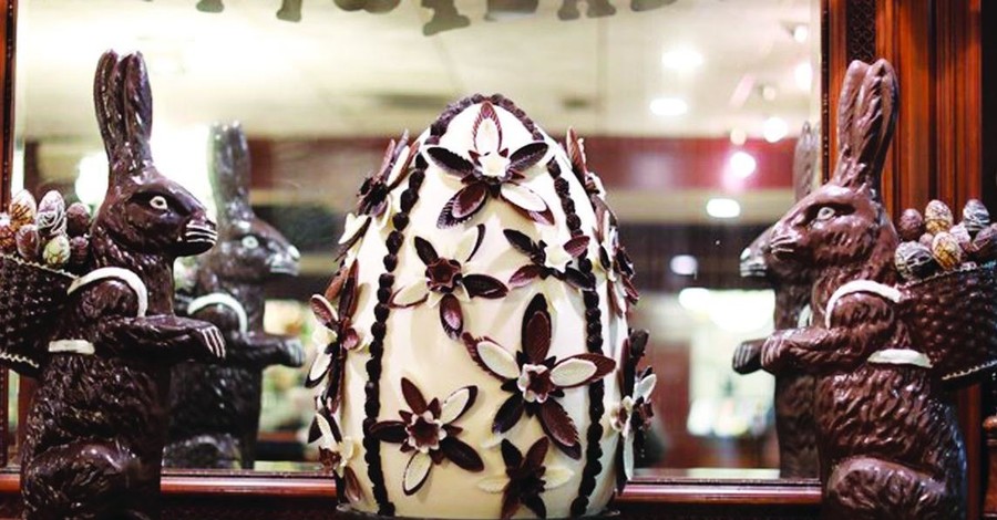 В США к Пасхе приготовили 45-килограмовое шоколадное яйцо