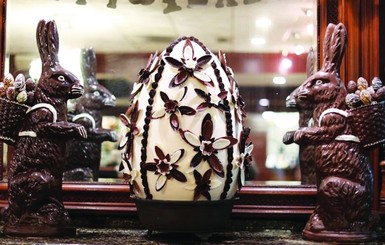 В США к Пасхе приготовили 45-килограмовое шоколадное яйцо