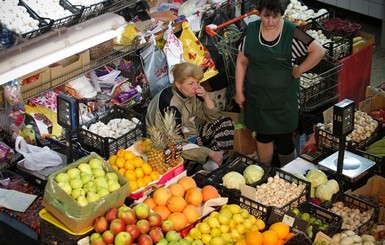 Почему украинцы тратят на продукты половину доходов