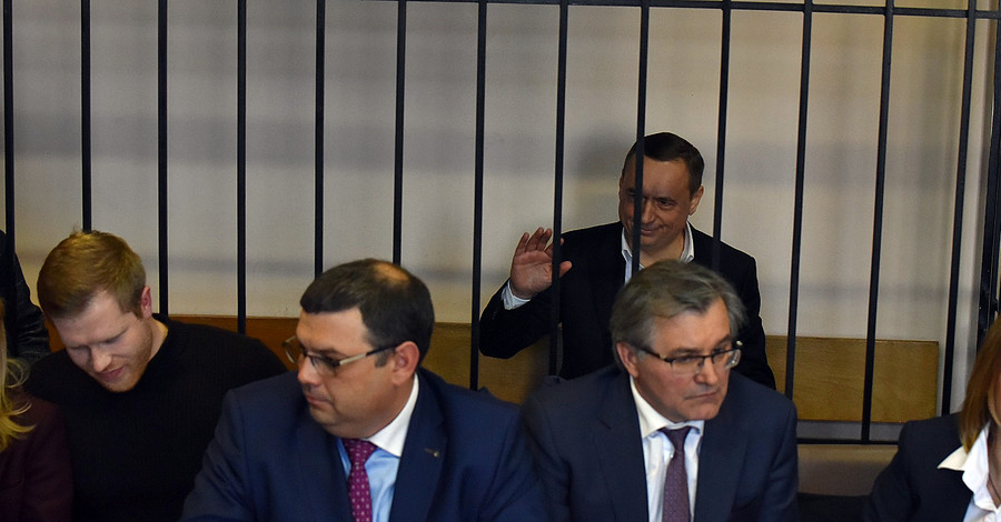 Суд над Мартыненко: Фемида избирает меру пресечения для экс-депутата 