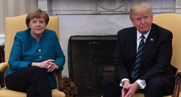 Прошел месяц. Трамп объяснил, почему не пожал руку Меркель
