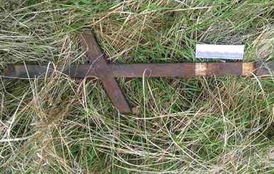 В Торецке женщину на кладбище до смерти забили крестом