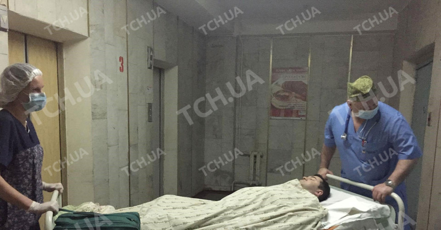 Насиров вновь оказался на каталке и под одеялом - его прооперировали 