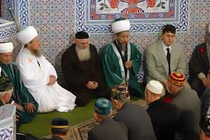 За две недели крымчане вручную принесли 49 тысяч камней для мечети 