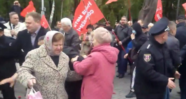 В Виннице на первомайском митинге подрались активисты, пенсионеры и полиция