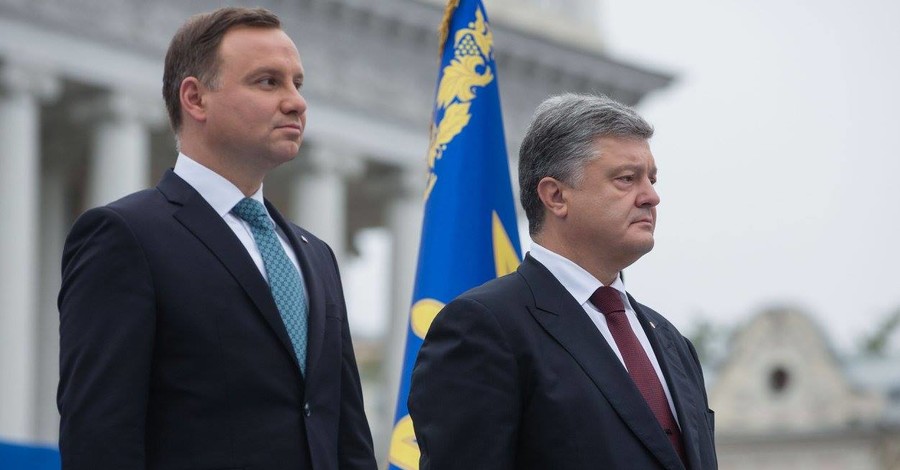 Порошенко и Дуда обсудили демонтаж памятника воинам УПА в Польше