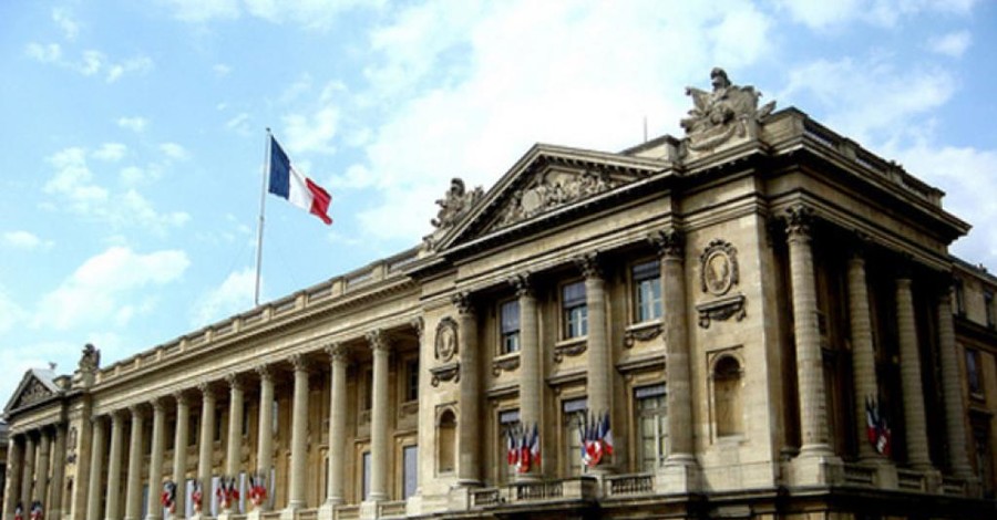 Французское правительство ушло в отставку