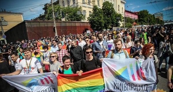 Послы ЕС, США и Великобритании призвали провести гей-парад в Киеве