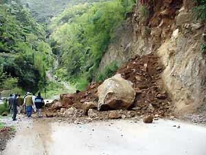 В Закарпатье оползни разрушили 88 километров дорог  