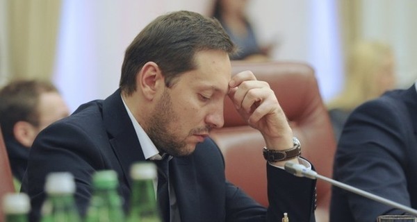 Министр информполитики Стець подал в отставку из-за здоровья