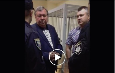 Экс-главу налоговой службы Луганщины арестовали