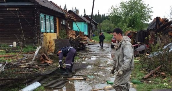 В России новый ураган с торнадо потрепал Свердловскую область