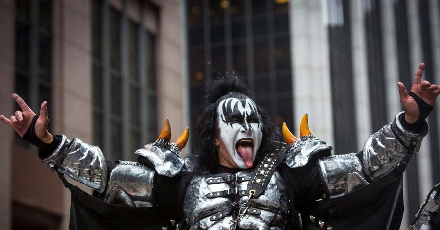 Фронтмен группы Kiss хочет запатентовать рокерскую 