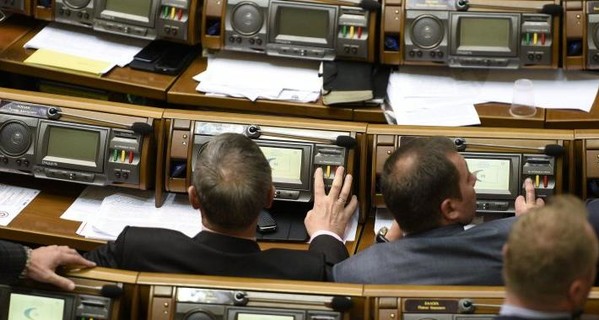 Как Администрация президента собирает голоса в парламенте в поддержку законопроектов МВФ