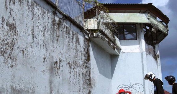 На Бали заключенные бежали из тюрьмы через 15-метровый тоннель