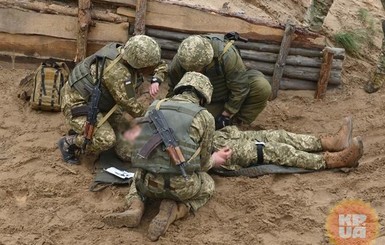 Штаб АТО: в Донбассе погибли двое военных, трое ранены
