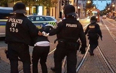 В Германии подрались ультрас и мигранты, пострадали 15 полицейских