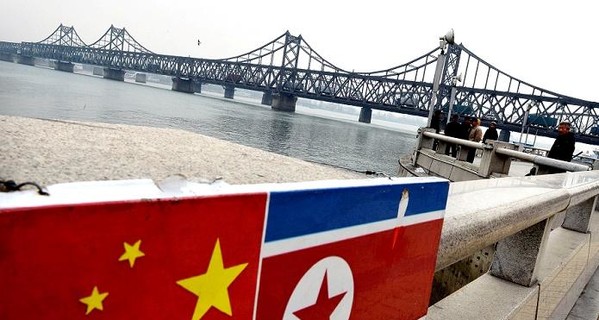 Китай прекратил все военные контакты с КНДР