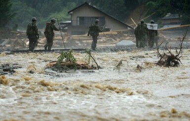 Во время наводнения в Японии погибли 18 человек