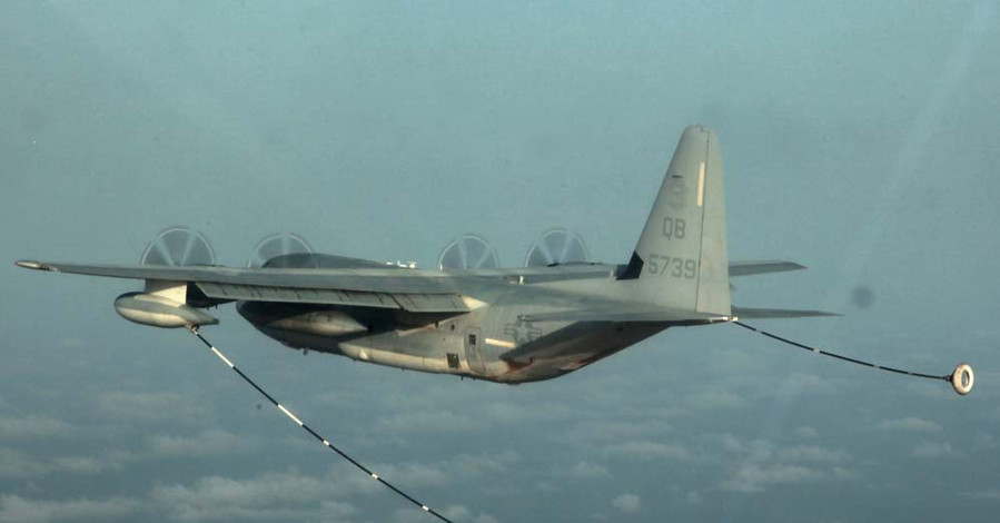 В США разбился военный самолет KC-130 с 12 людьми на борту