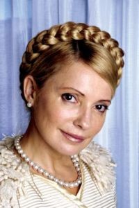 Тимошенко поздравила женщин с 8 марта и поугрожала мужчинам 