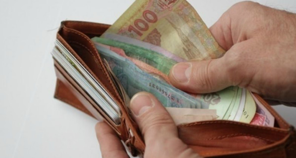 Насиров призвал поднять минимальную зарплату до 7200 гривен