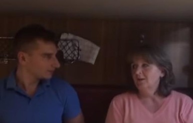 Мать задержанного российского солдата Агеева прибыла в Украину