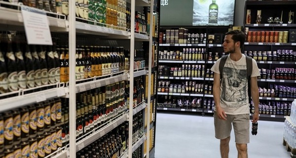 Окончательное решение: алкоголь в Киеве ночью продавать нельзя