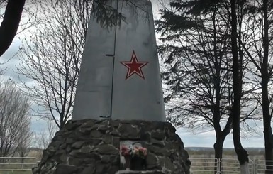 Столкновение самолетов в небе над Львовщиной: туристы не вернулись домой, генералы не попали на День Победы