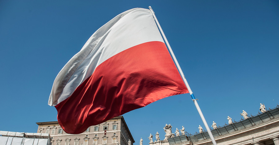 МИД пообещало разобраться с депортацией украинцев из Польши
