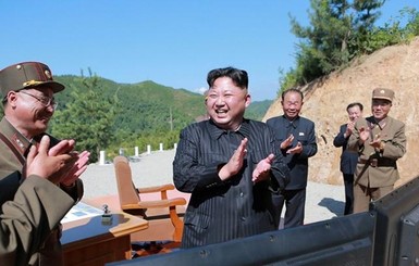 Ким Чен Ын тайно посетил военную базу возле границы с Южной Кореей