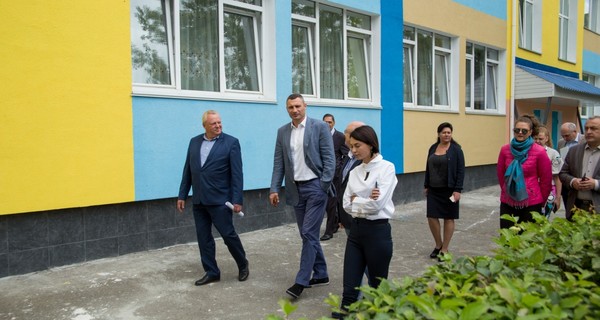 Кличко проинспектировал ход реконструкции детского сада на Оболони