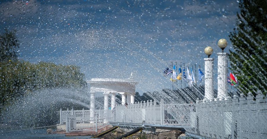 Самый длинный фонтан в Украине - в Тернополе