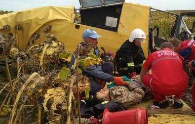 В Хмельницкой области рухнул самолет, пилот чудом уцелел 