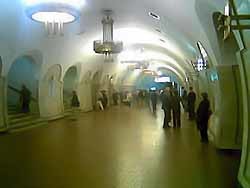 На площади Льва Толстого закрыли эскалатор метро 