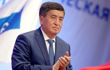На выборах в Кыргызстане побеждает кандидат от президентской партии