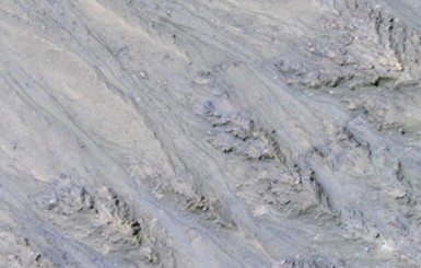Следы воды на Марсе могут оказаться лишь песком и пылью
